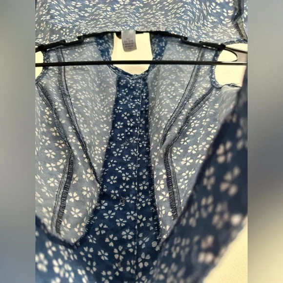 SOLD | Vintage RoughRider By Circle T Blue Floral Vest/Blouse | Women’s Size XS - Picture 9 of 9